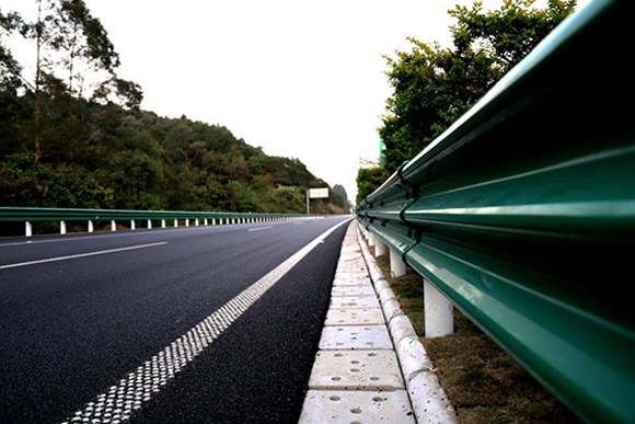 荆州高速公路护栏的常用类型